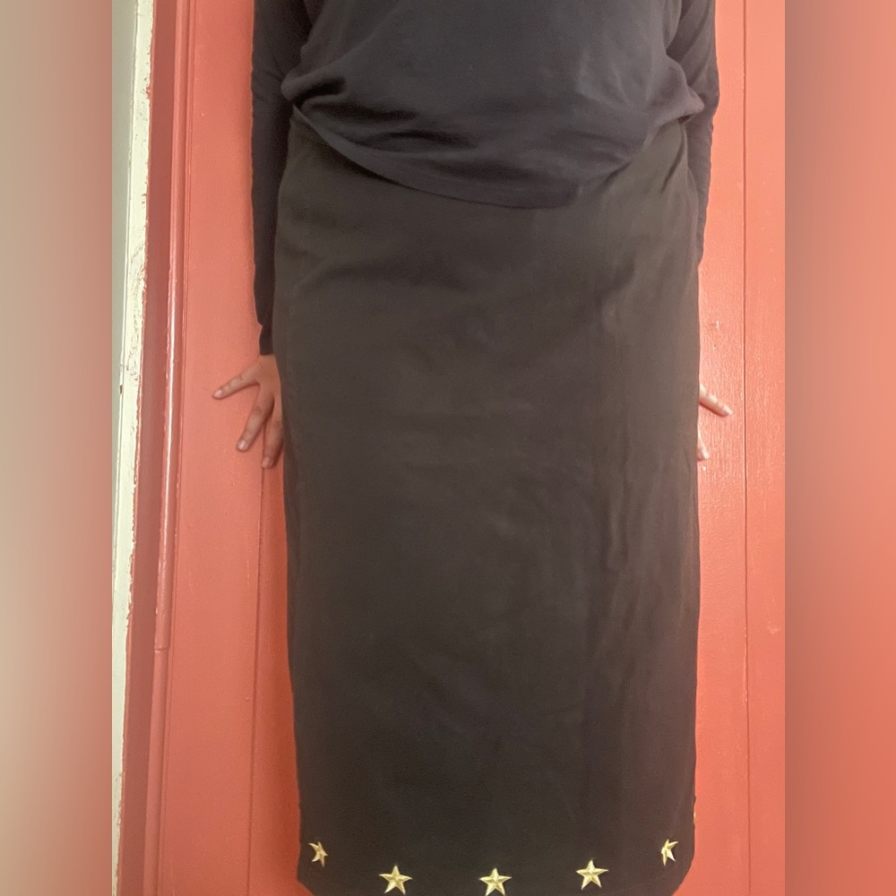 Black skirt with bordered star design